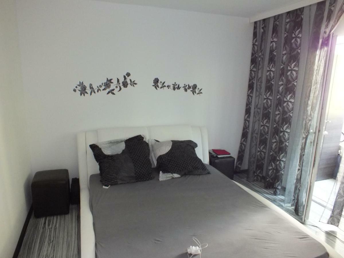 Sophia Apartament คอนสตันซา ภายนอก รูปภาพ